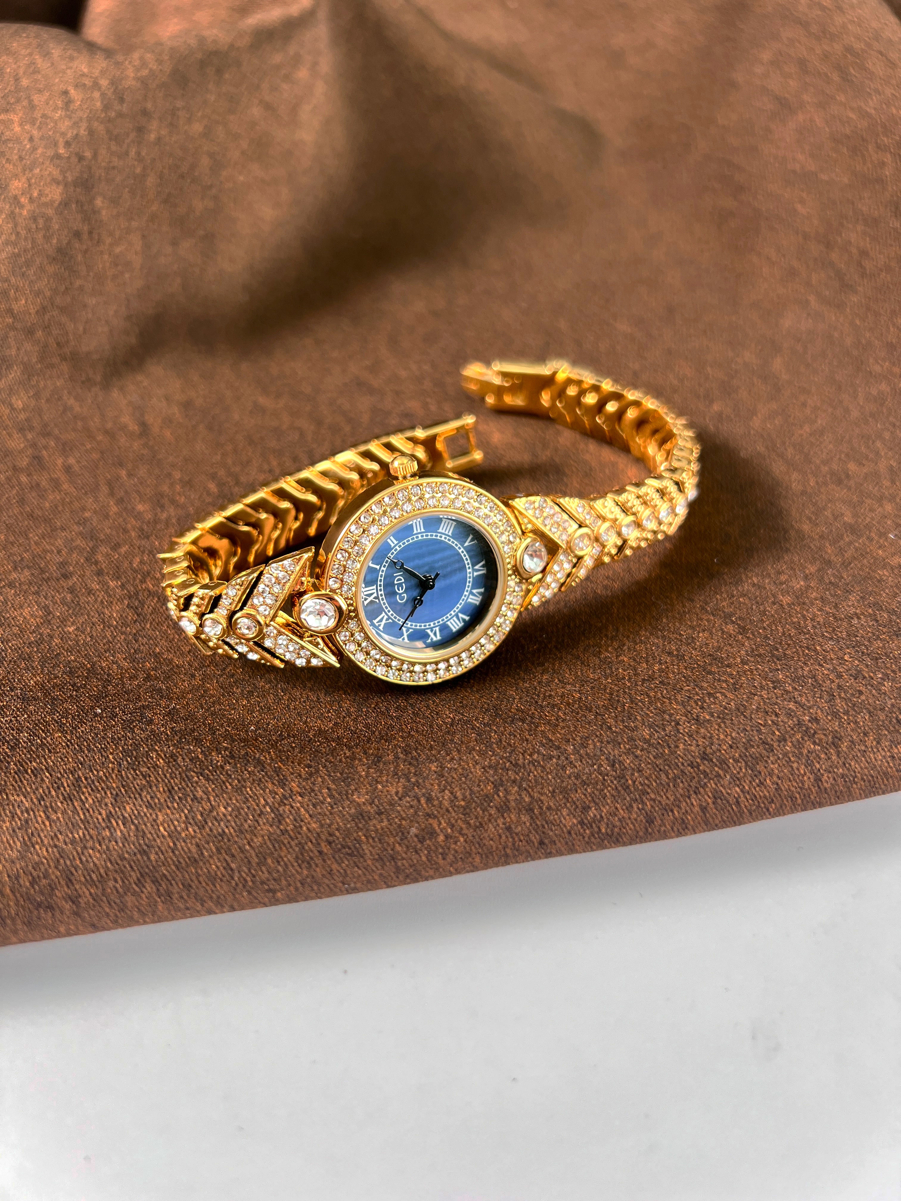 Vintage Full Diamond Shell Dial Women's Watch