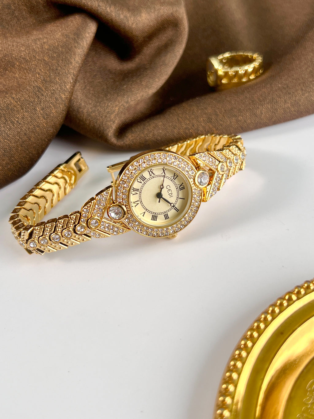 Vintage Full Diamond Shell Dial Women's Watch