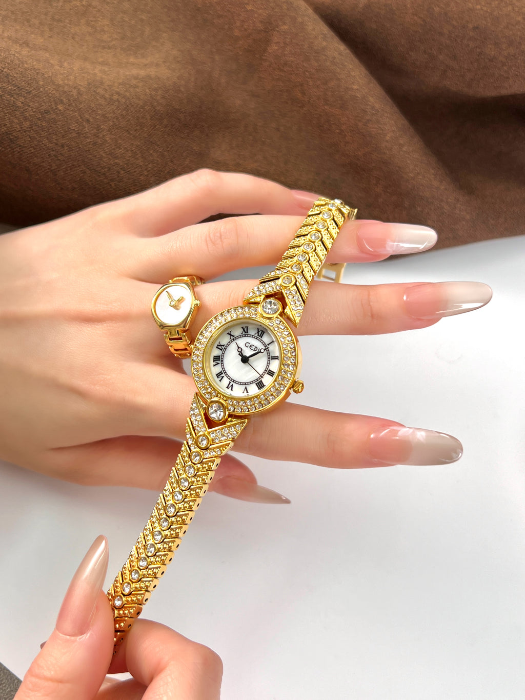 Vintage Full Diamond Shell Dial Women's Watch