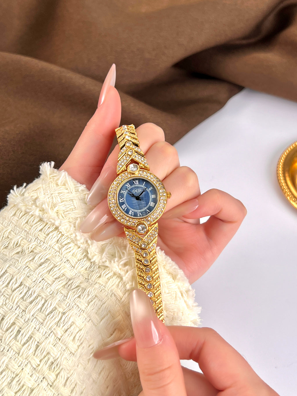 Vintage Full Diamond Shell Dial Women's Watch