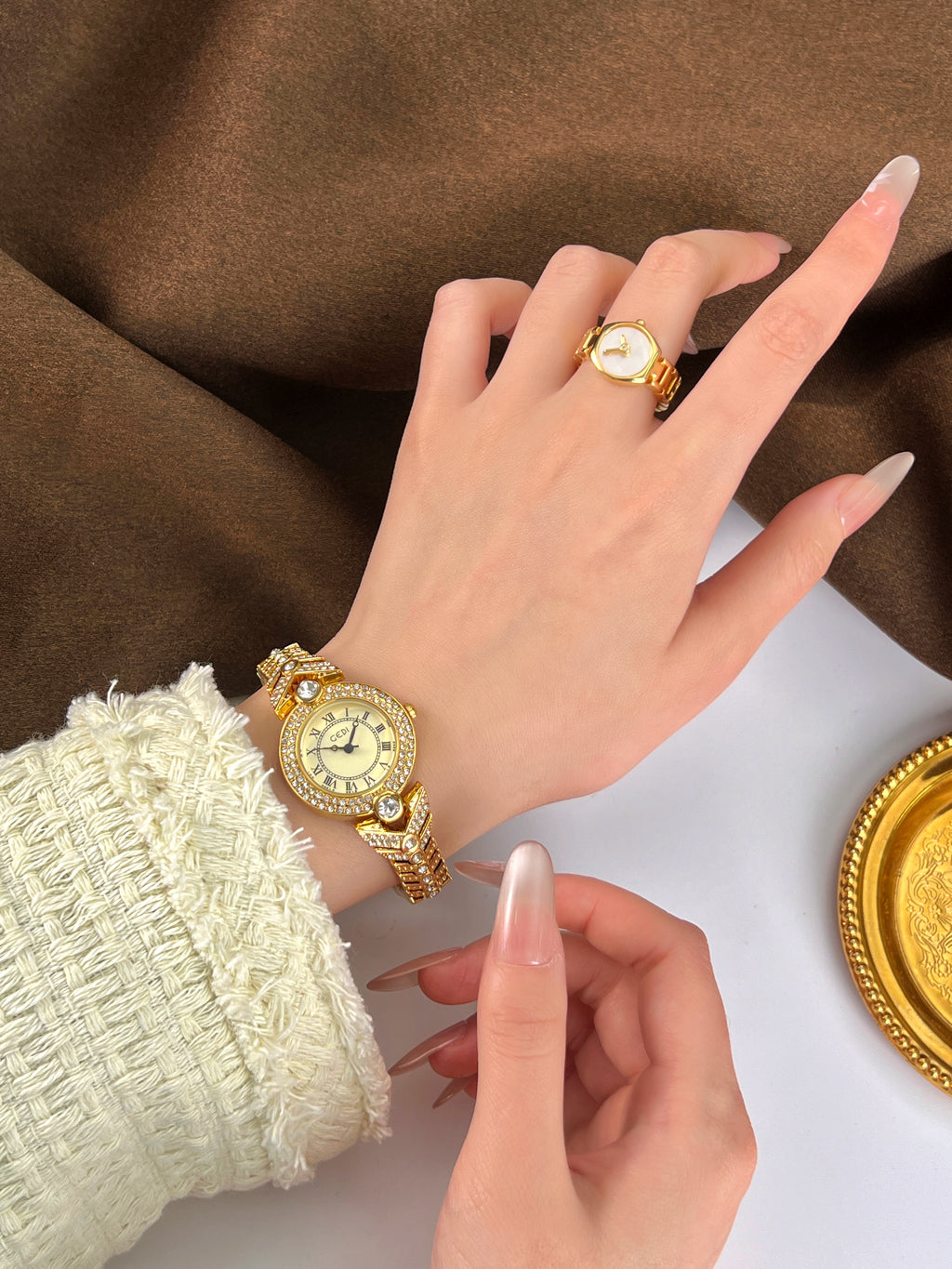 Vintage Full Diamond Shell Dial Women's Watch